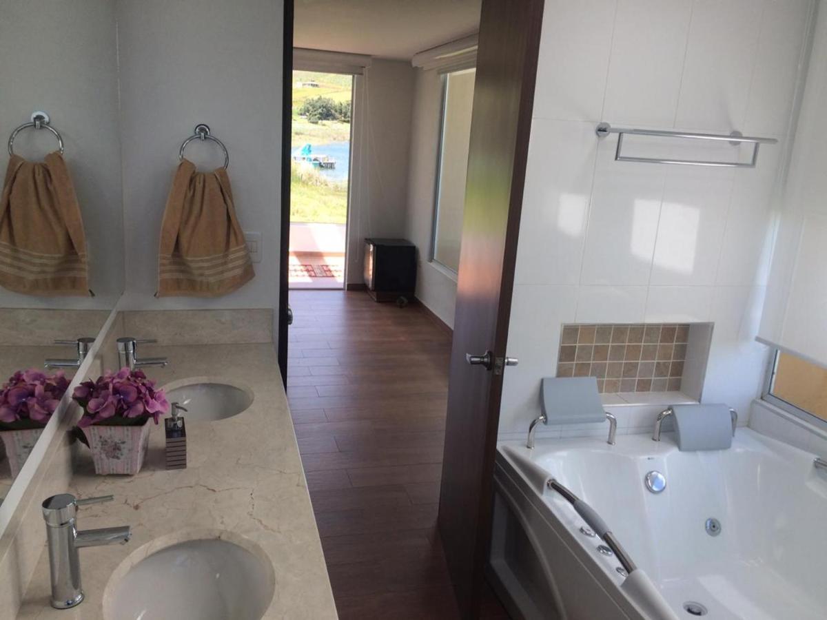 Casa El Pino Bed & Breakfast อกิตาเนีย ภายนอก รูปภาพ
